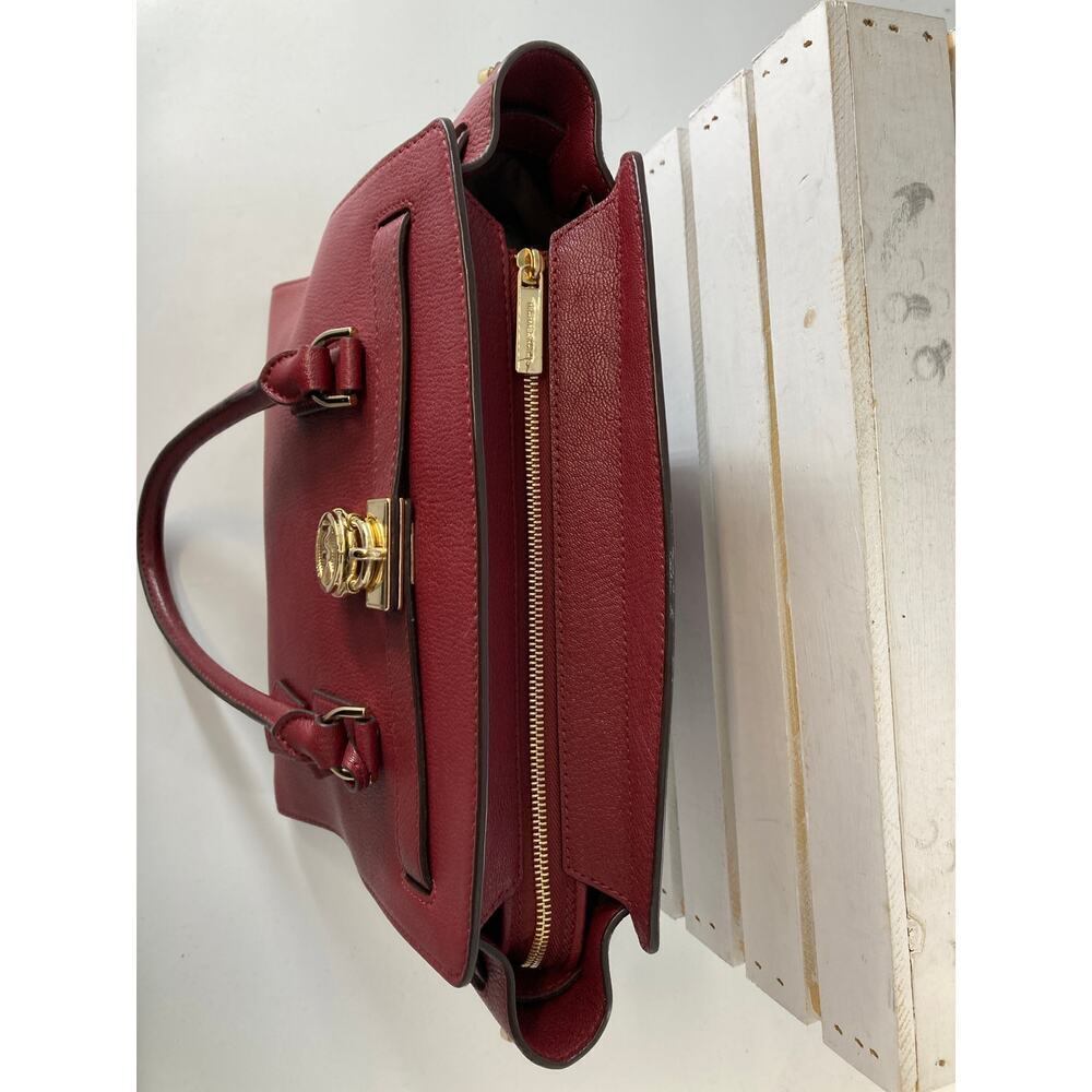 MICHAEL KORS, LARGE WINE LEATHER HANDBAG WITH LOCK CHARM. - Picture 9 of 16
